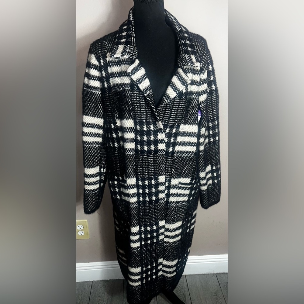 Cyrus Womens Long Sweater
Jacket
